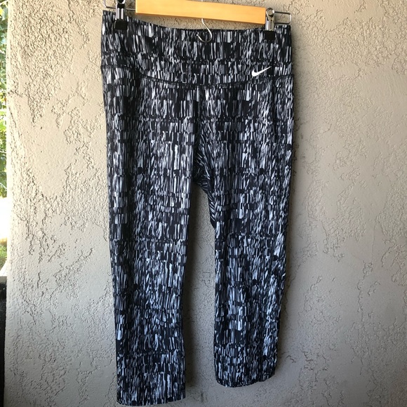Nike Dri-fit crop leggings - Picture 1 of 4